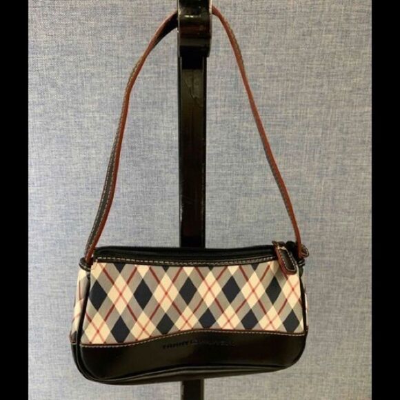 Tommy Hilfiger Small Clutch Purse - Picture 1 of 9